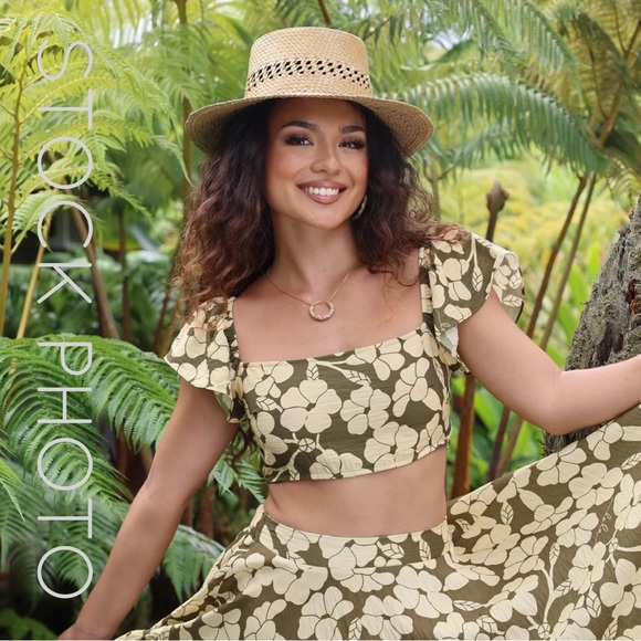 Simply Sisters by Lola Tops - Simply Sisters Crop Top - NWOT